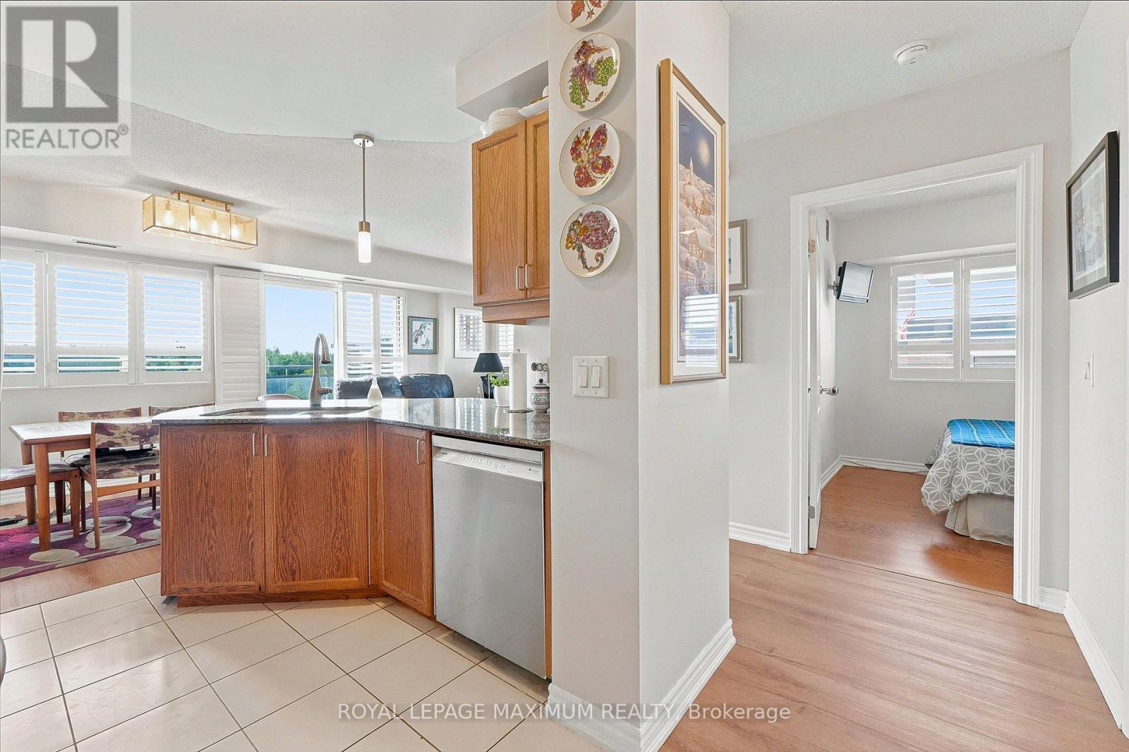 #402 7730 KIPLING AVENUE - 4