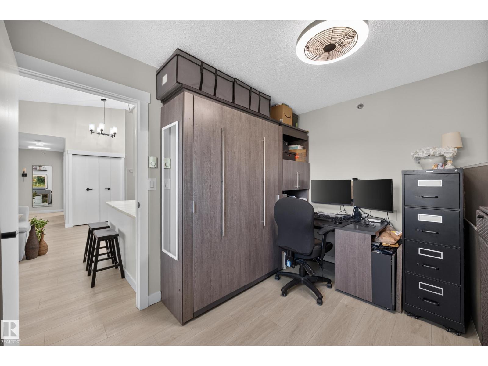 #405 5204 25 AV NW - 30