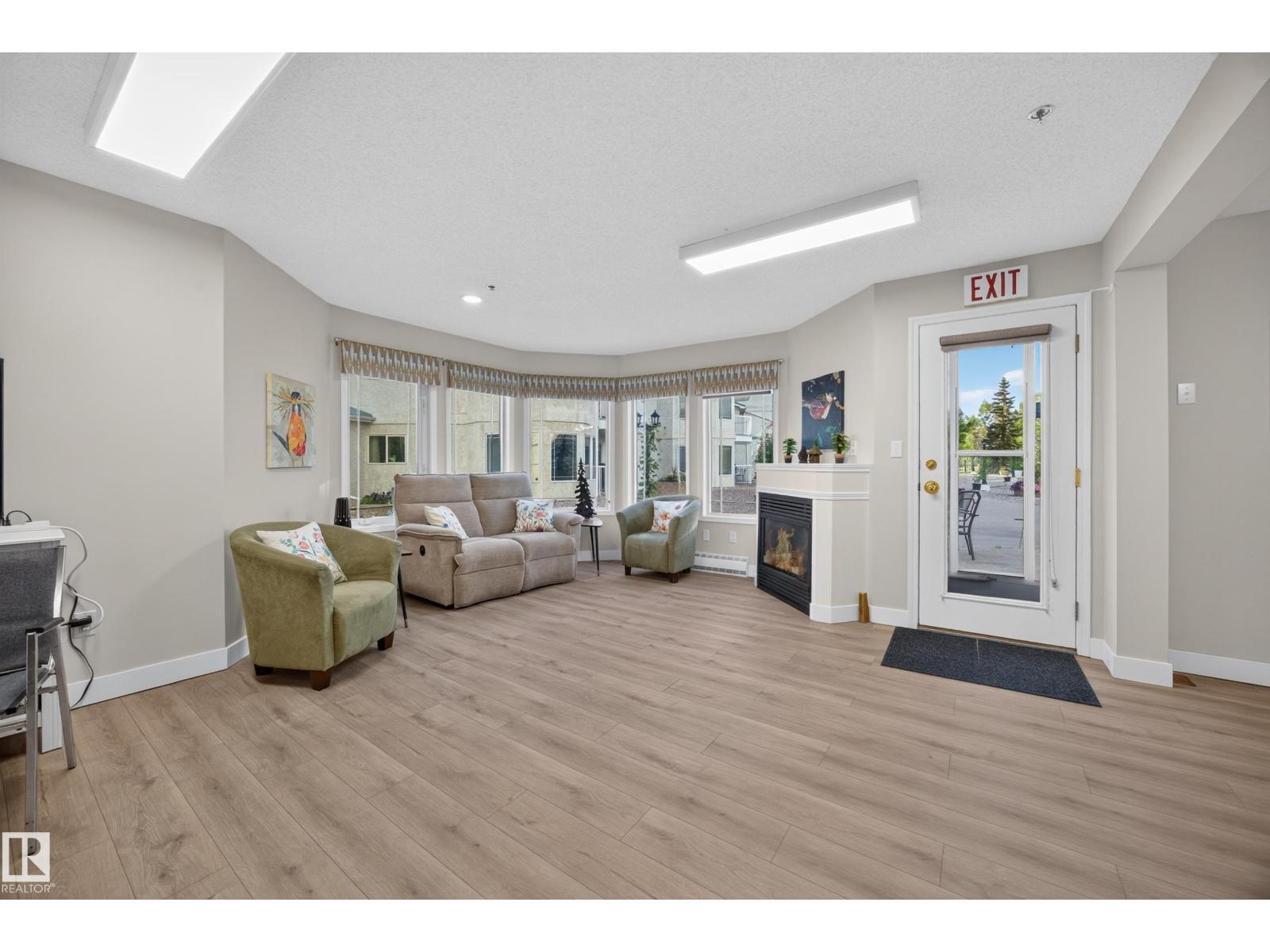 #405 5204 25 AV NW - 39