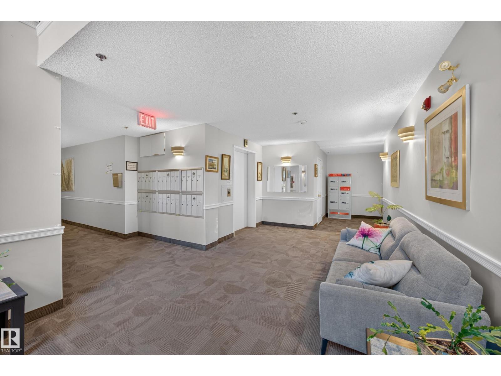 #405 5204 25 AV NW - 46