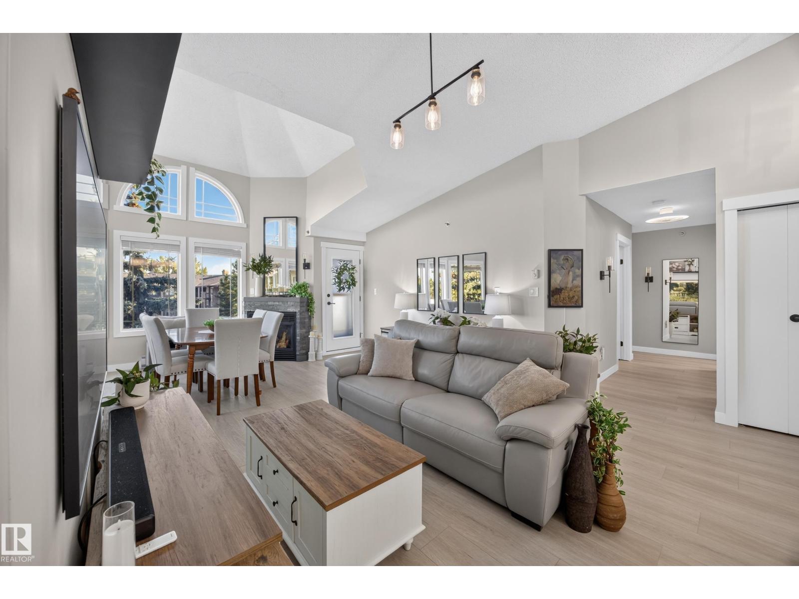 #405 5204 25 AV NW - 8