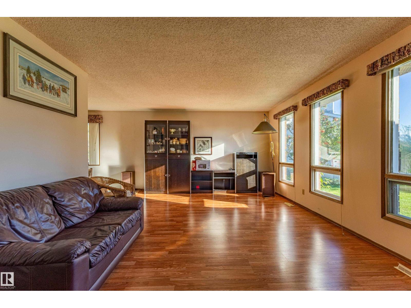 8743 179 ST NW, Belmead, Edmonton photo 2