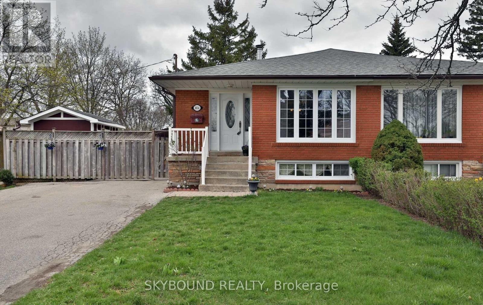 Photo of 3614 Holden (Unit 1) Crescent