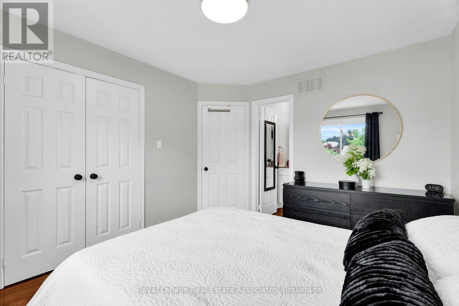 22 MCCULLOUGH CRESCENT - 20