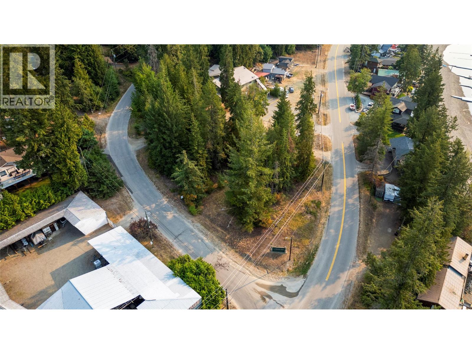 7690 Squilax-Anglemont Road, Anglemont