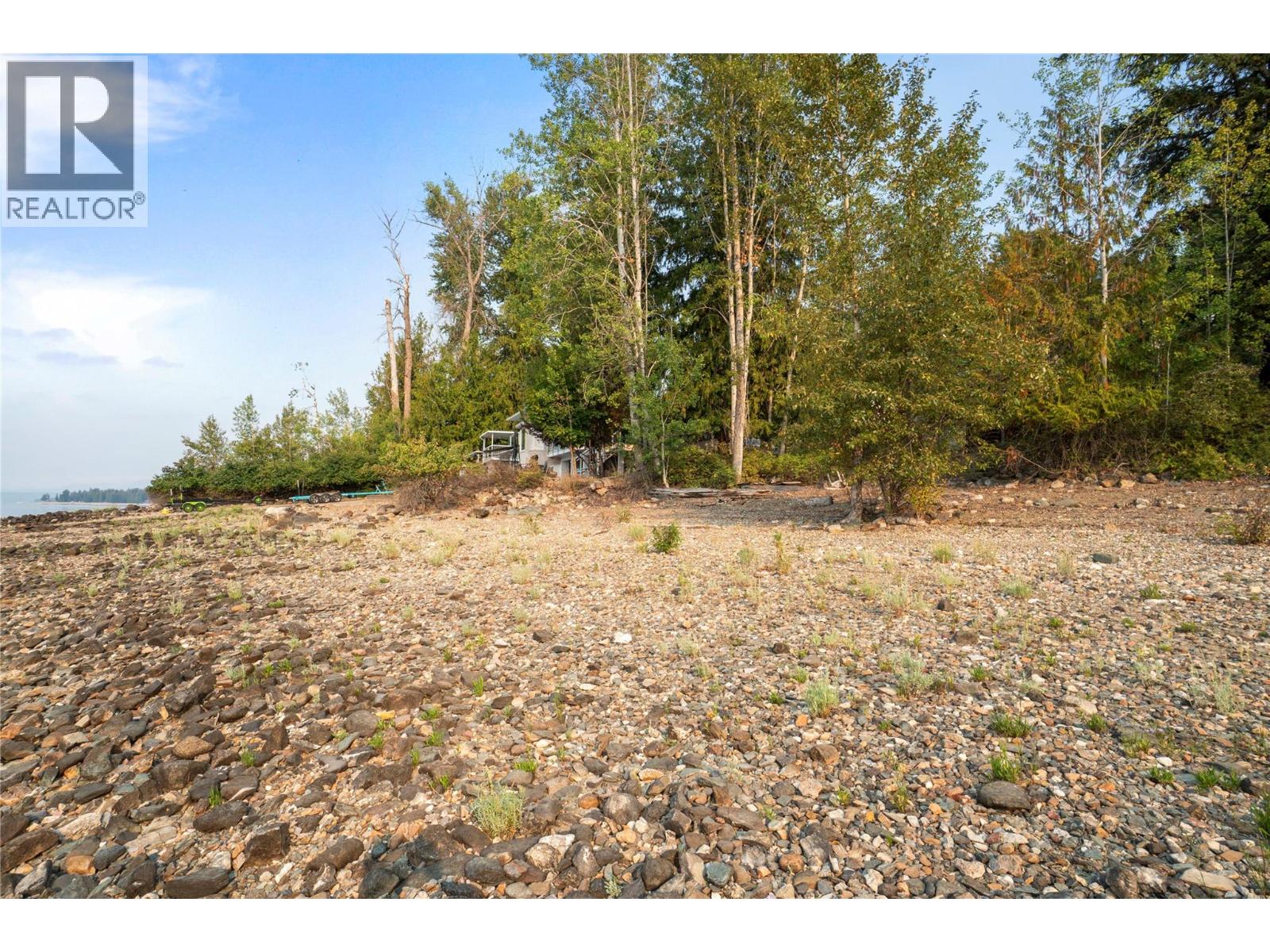 7690 Squilax-Anglemont Road, Anglemont