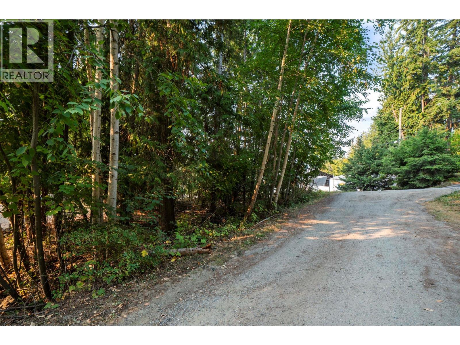 7690 Squilax-Anglemont Road, Anglemont