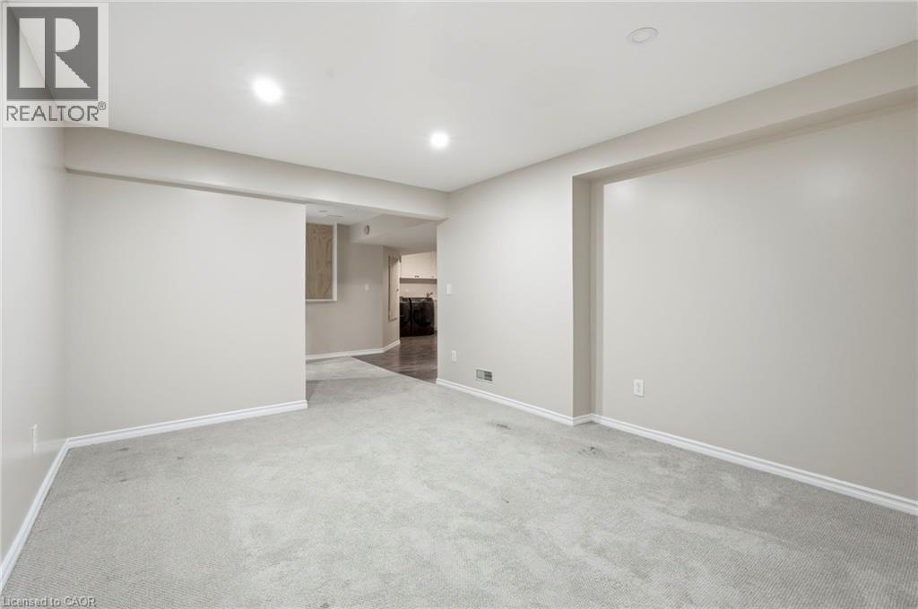 18 Sable Drive — photo 33