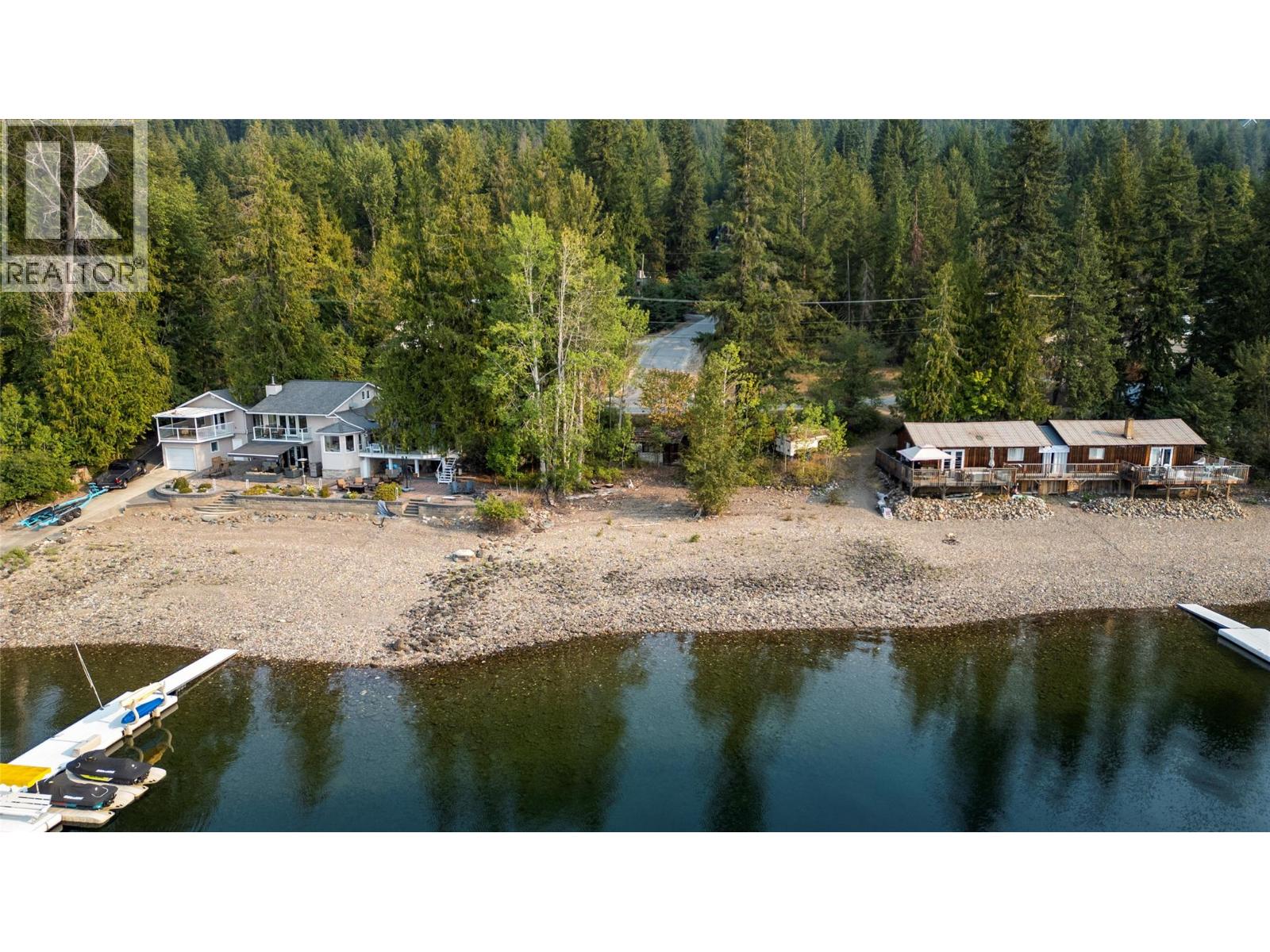 7690 Squilax-Anglemont Road, Anglemont
