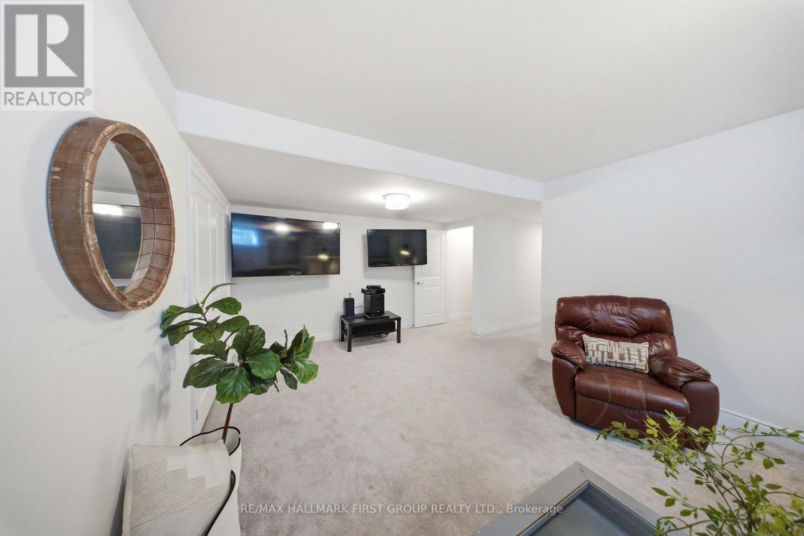 #124 80 MARSH AVENUE - 27