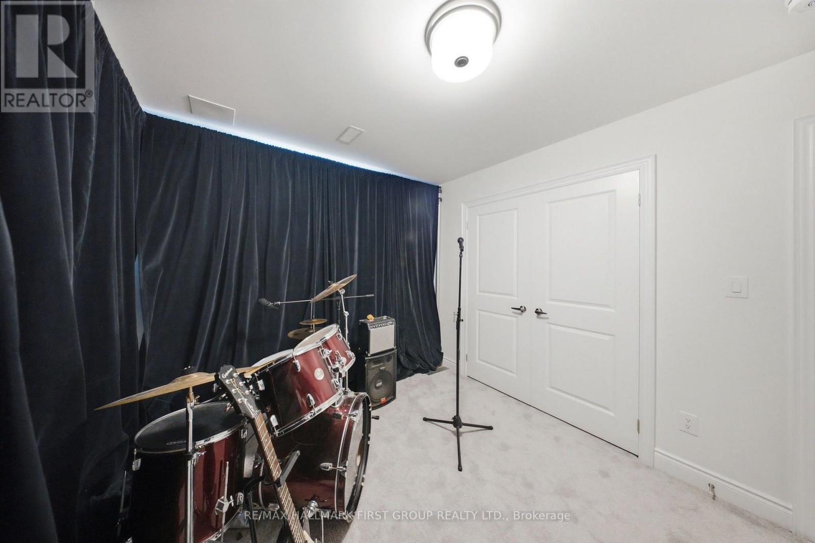 #124 80 MARSH AVENUE - Image 31