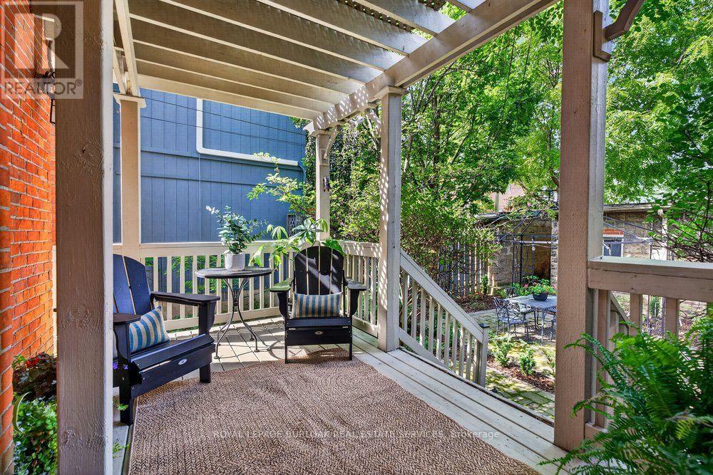 16 BRUCE STREET - 32