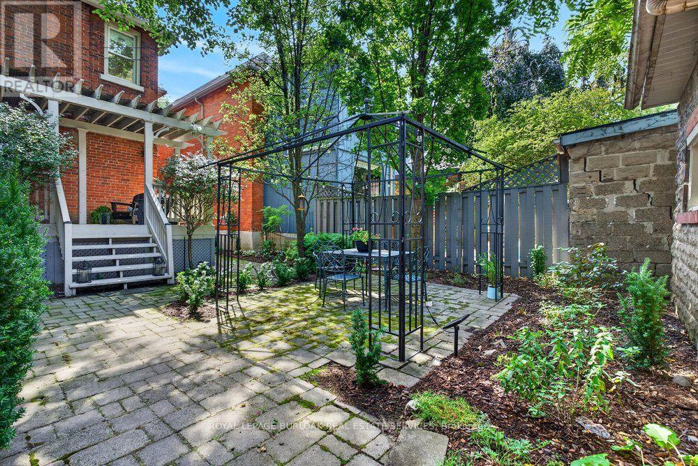 16 BRUCE STREET - 35