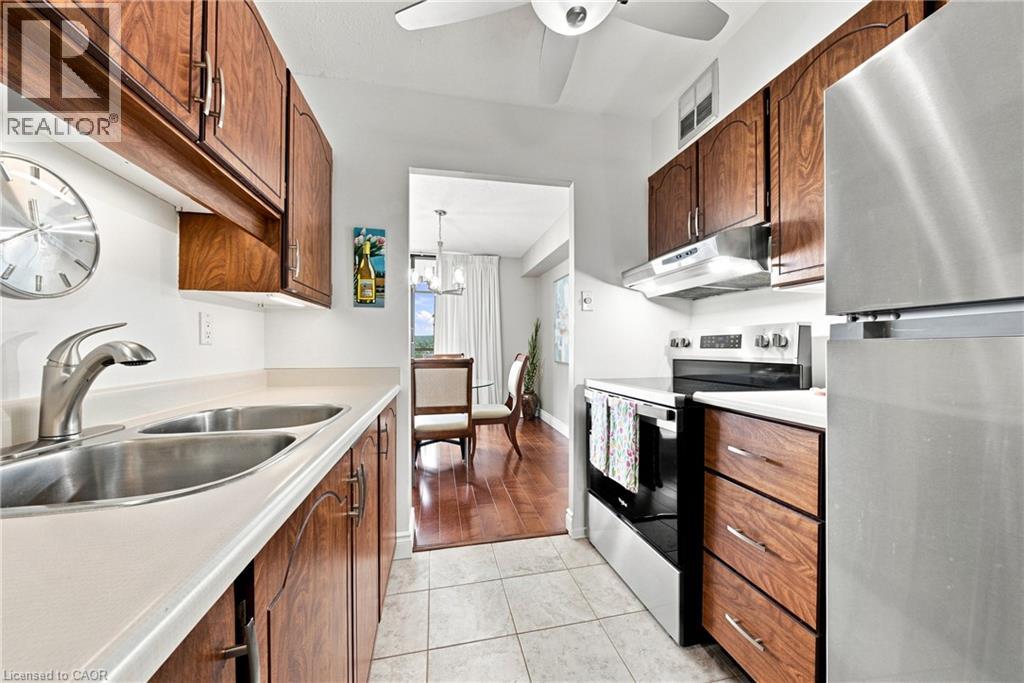 #1507 2055 UPPER MIDDLE Road - Image 6