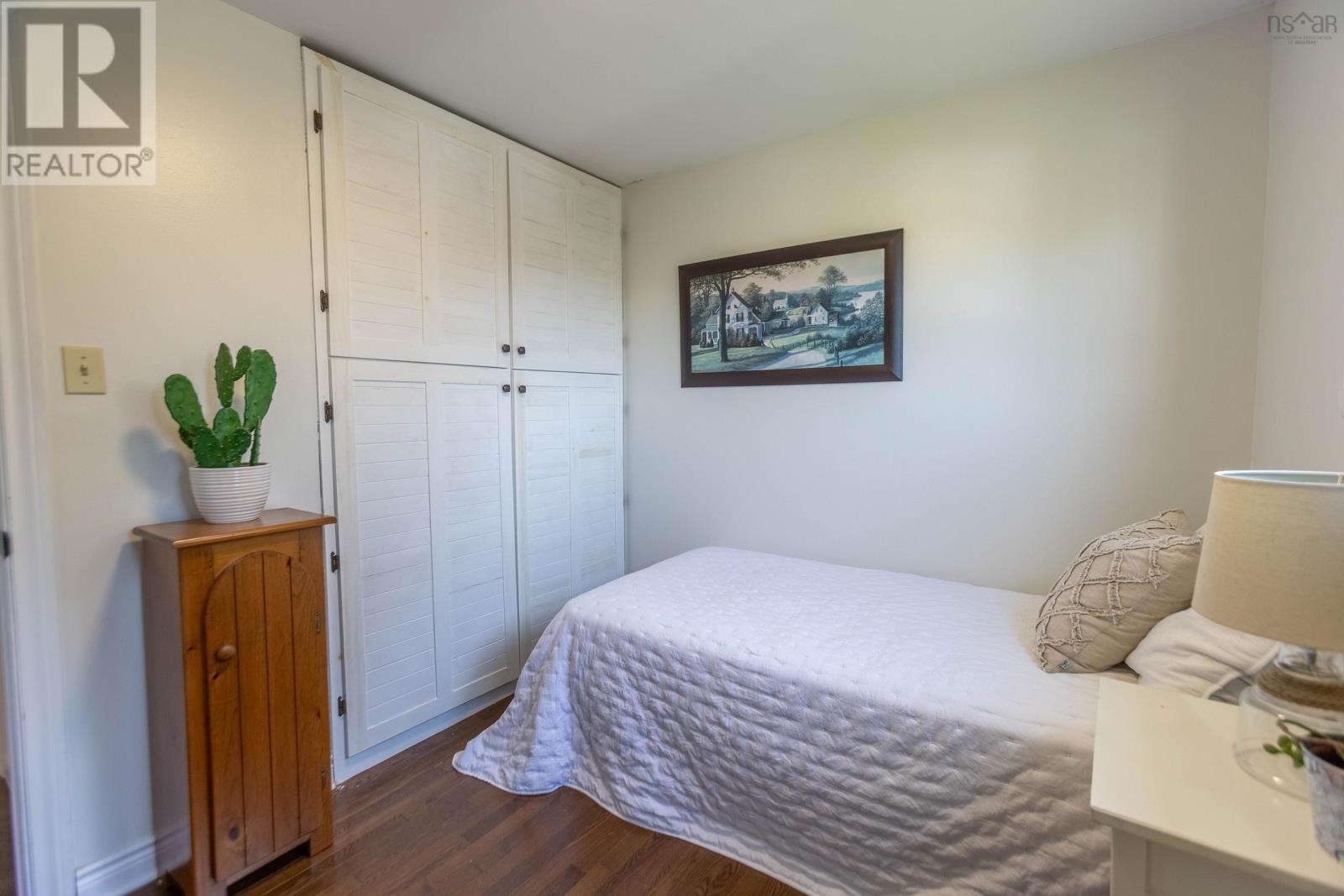 Property 23 of 42 of 75 Willow Street