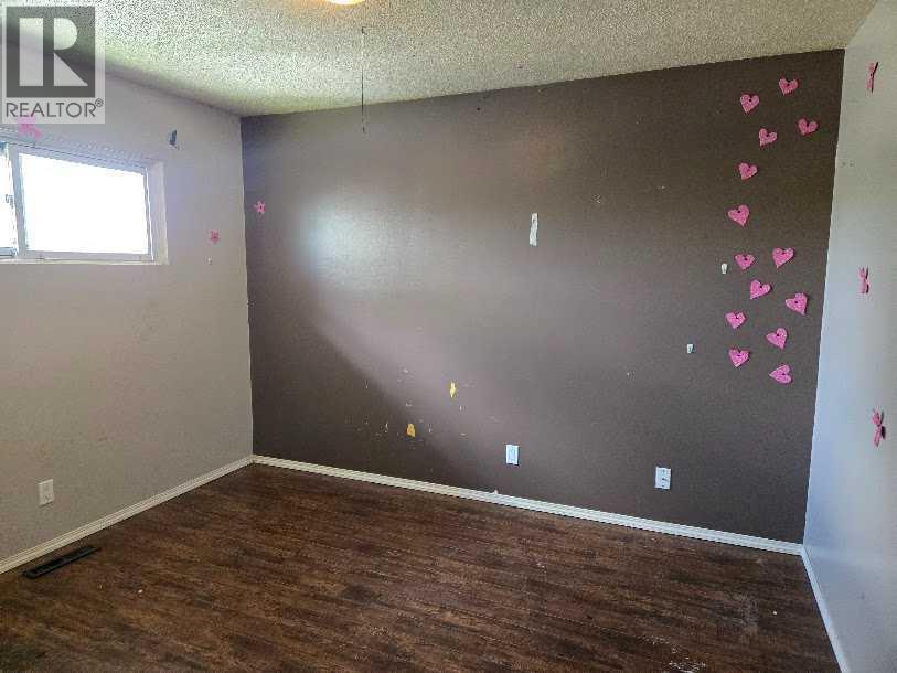 Listing photo – 5008 56 Street, Rocky Mountain House