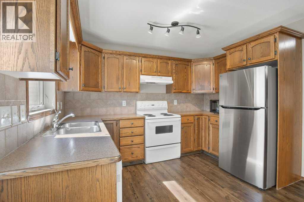 Listing photo – 127 Lyons Close, Red Deer