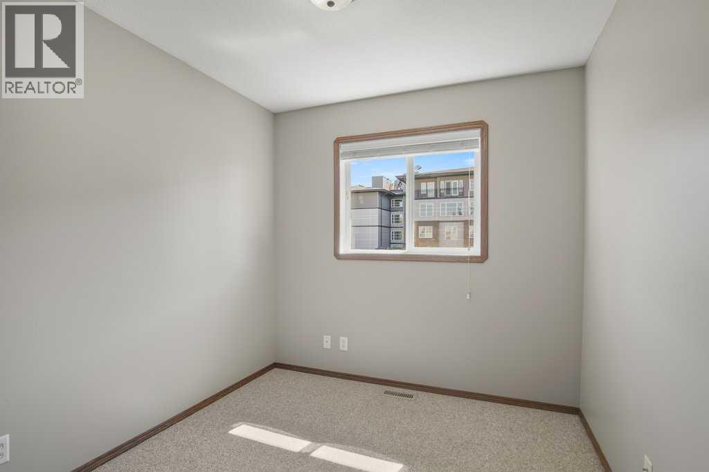 Listing photo – 127 Lyons Close, Red Deer