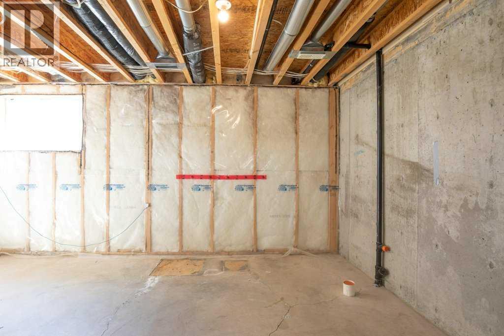 Listing photo – 127 Lyons Close, Red Deer