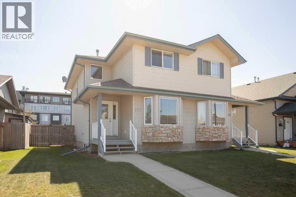 127 Lyons Close - 1