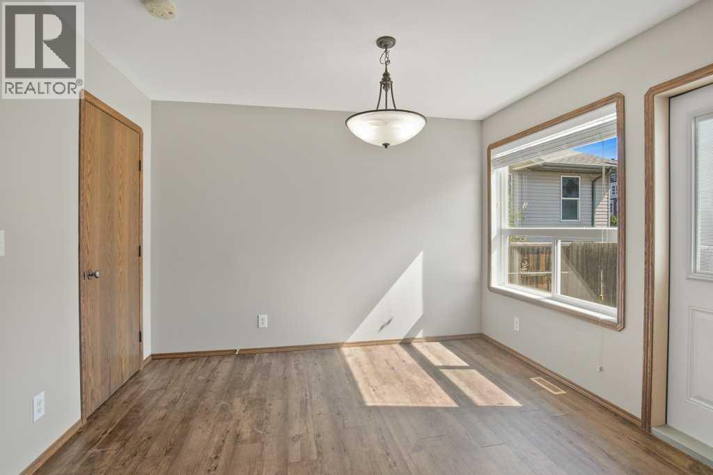 Listing photo – 127 Lyons Close, Red Deer