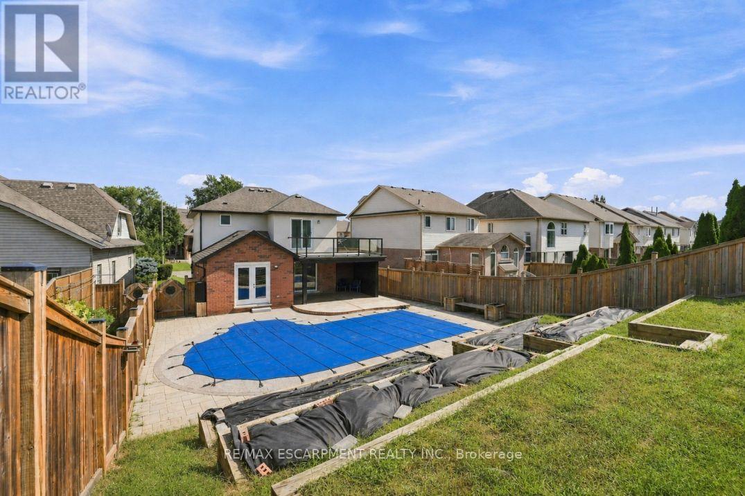 18 SABLE DRIVE - 41