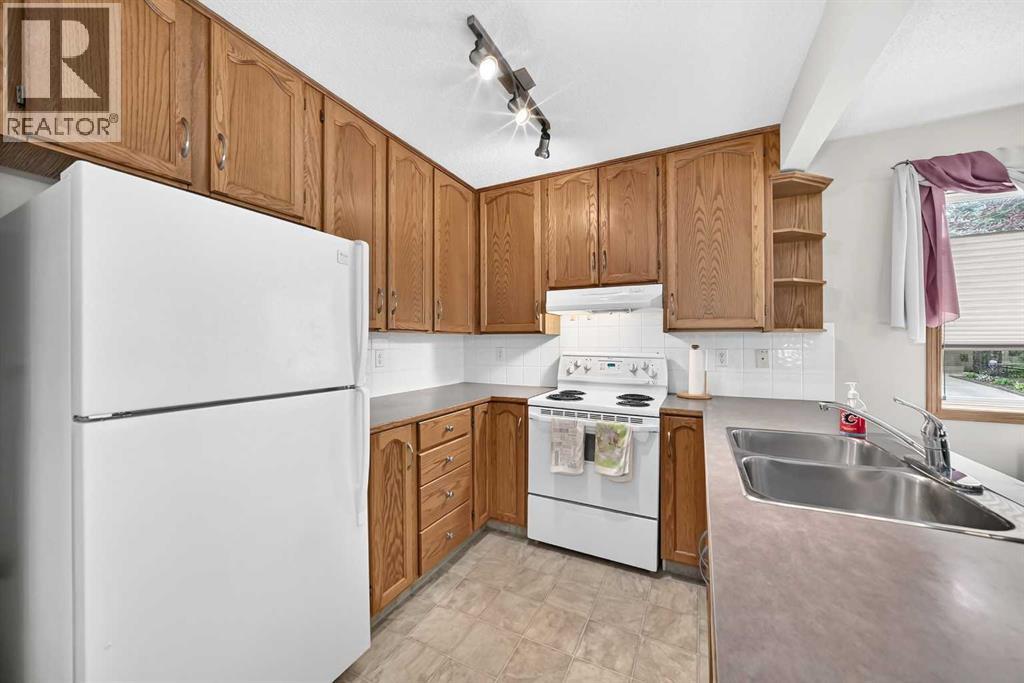 20 Everstone Place SW, Evergreen, Calgary photo 4