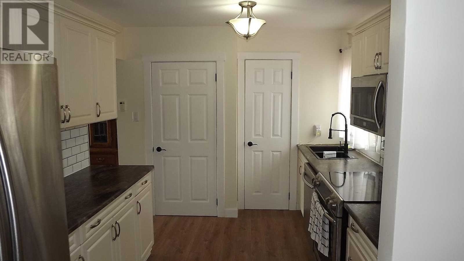 156 Hillside DR S - Image 3