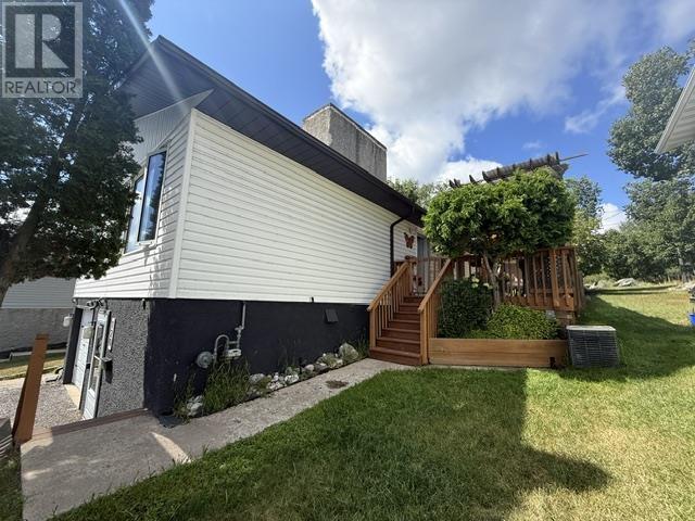 120 Minto Cres - Image 3