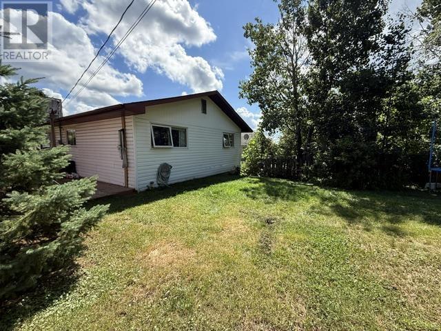 120 Minto Cres - Image 32