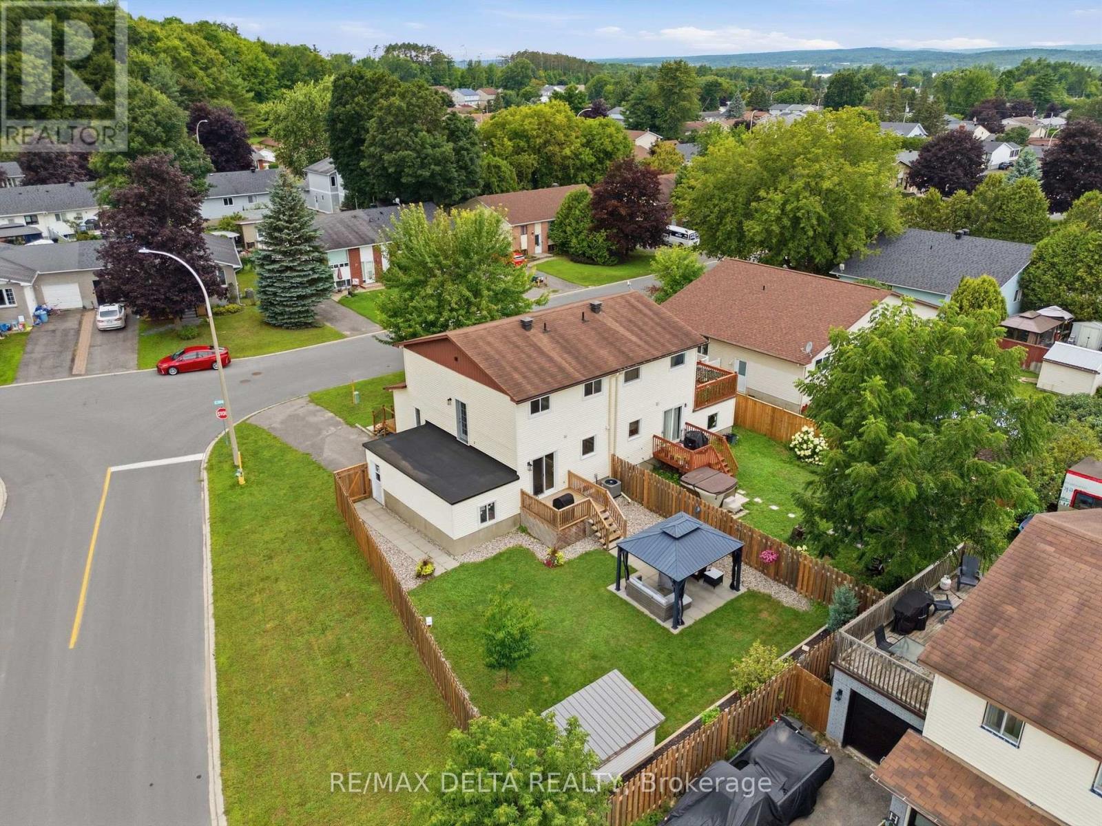 991 DIANNE STREET - 1