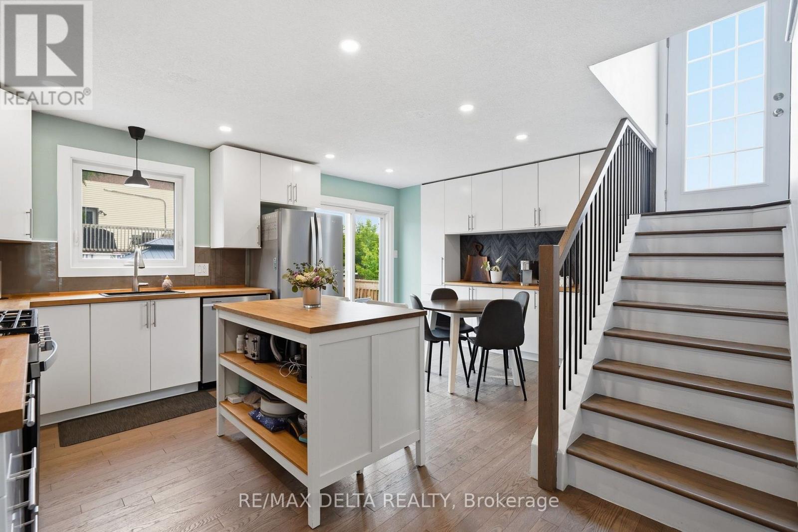 991 DIANNE STREET - 12