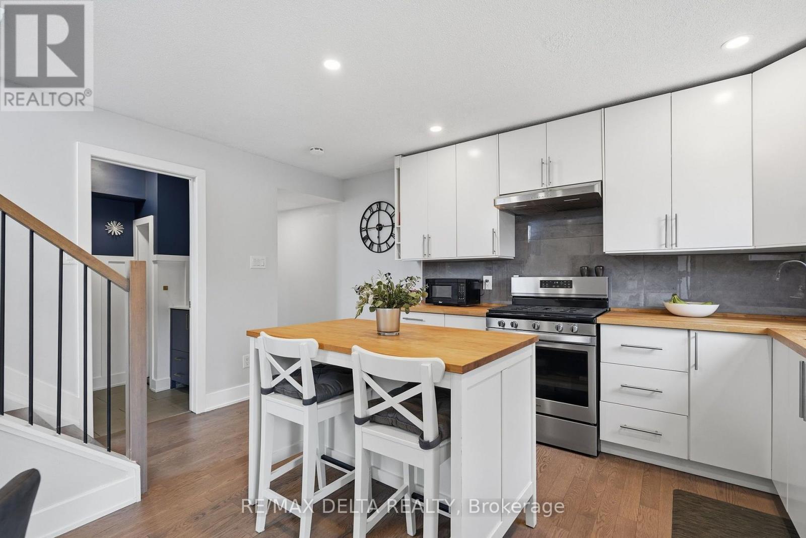 991 DIANNE STREET - 15