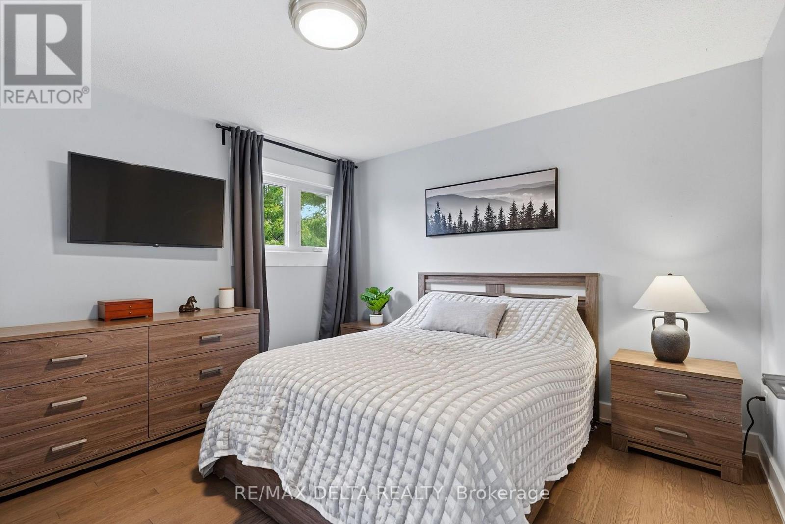 991 DIANNE STREET - Image 22