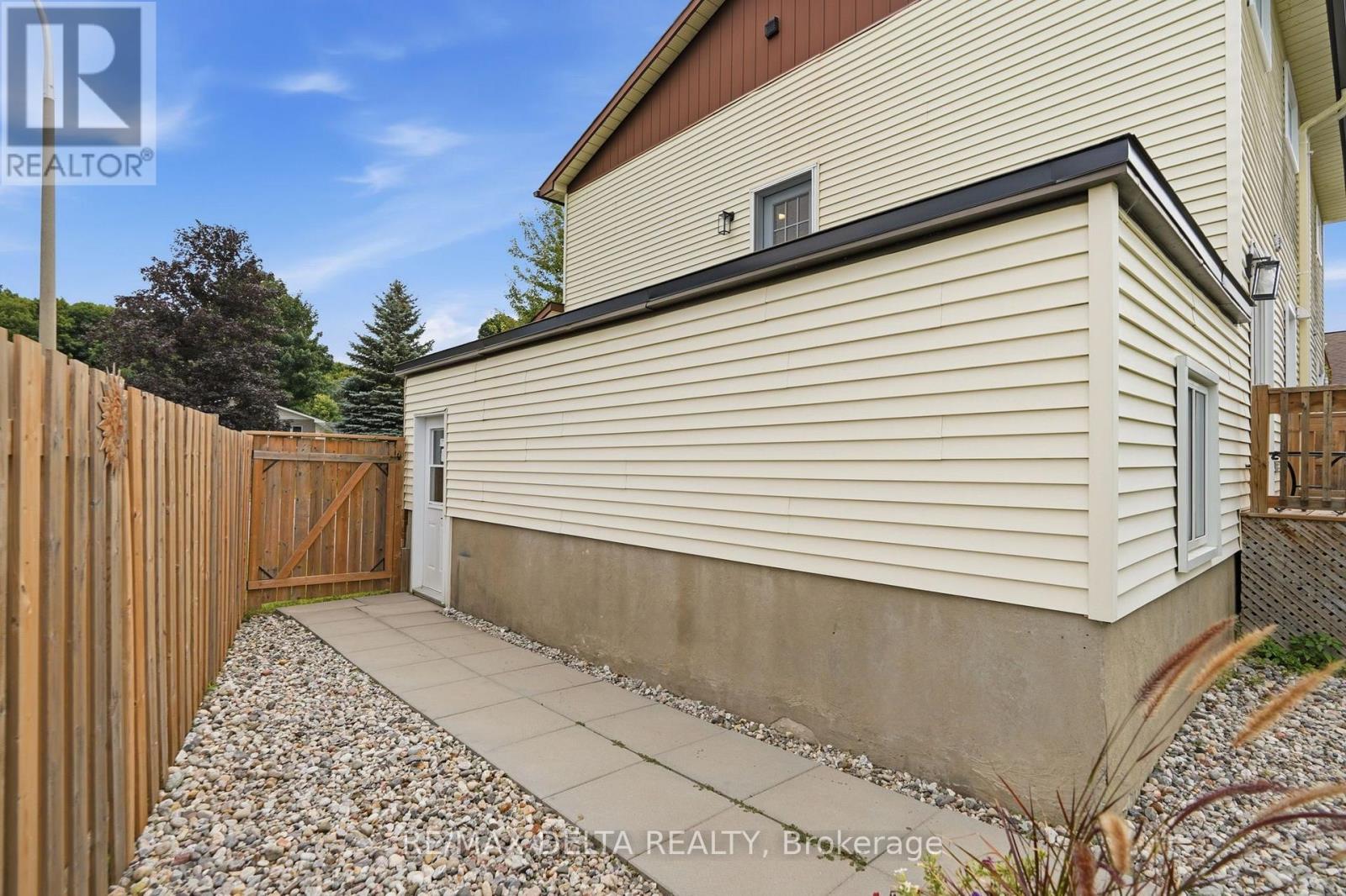 991 DIANNE STREET - Image 31