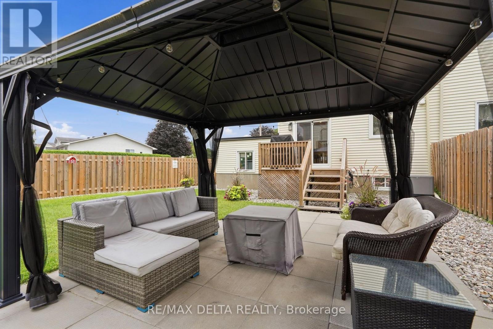 991 DIANNE STREET - 35
