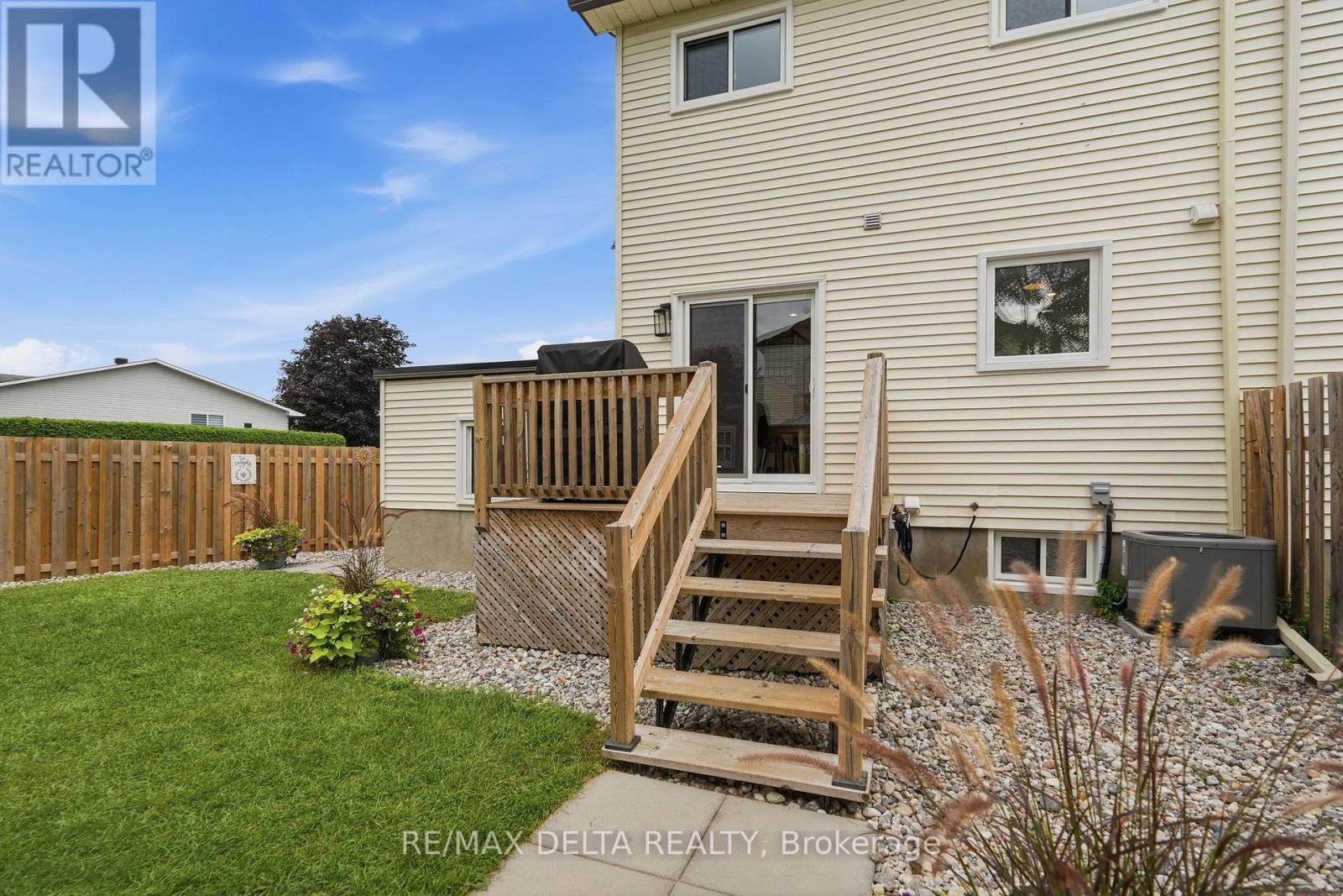 991 DIANNE STREET - 36