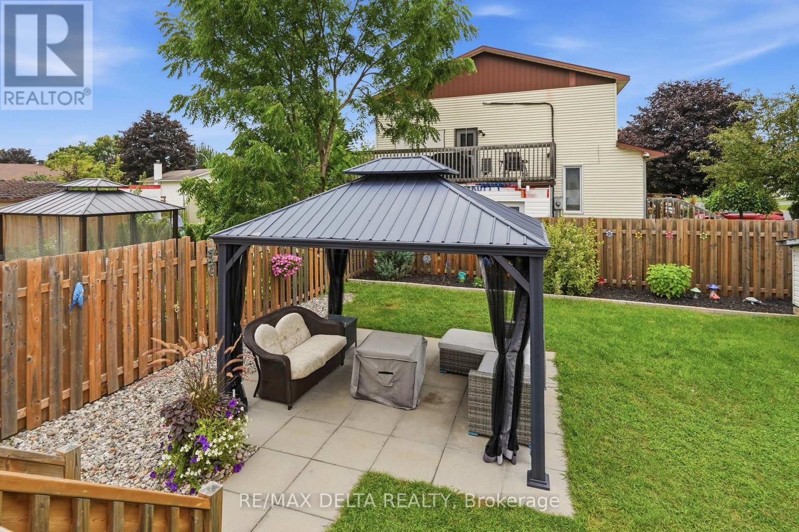 991 DIANNE STREET - 38
