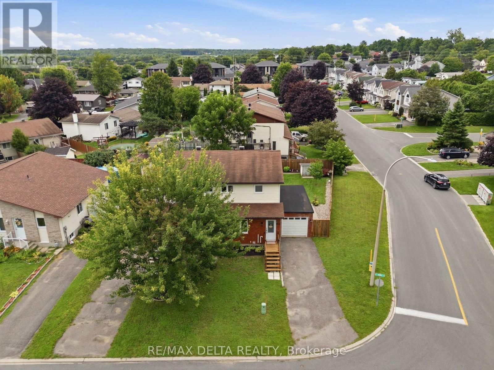 991 DIANNE STREET - 40