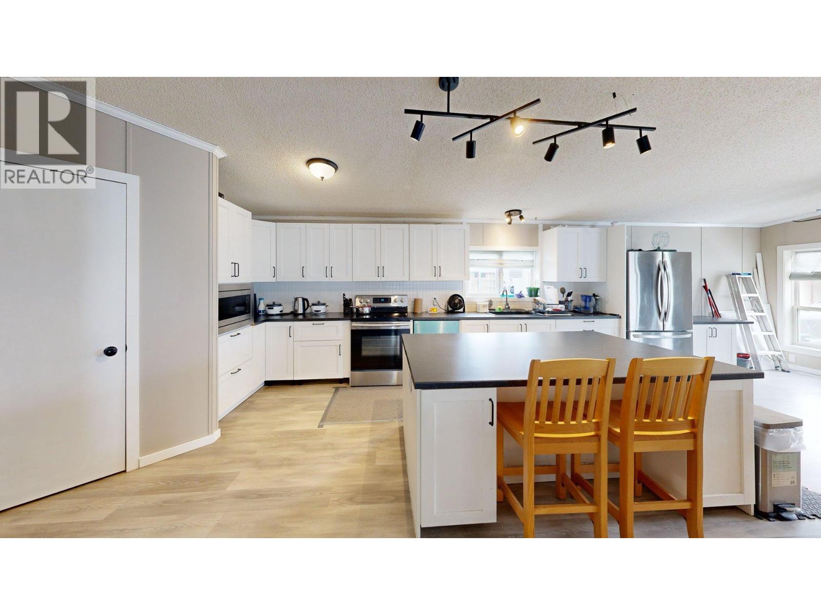 #51 1040 9TH Avenue - 2