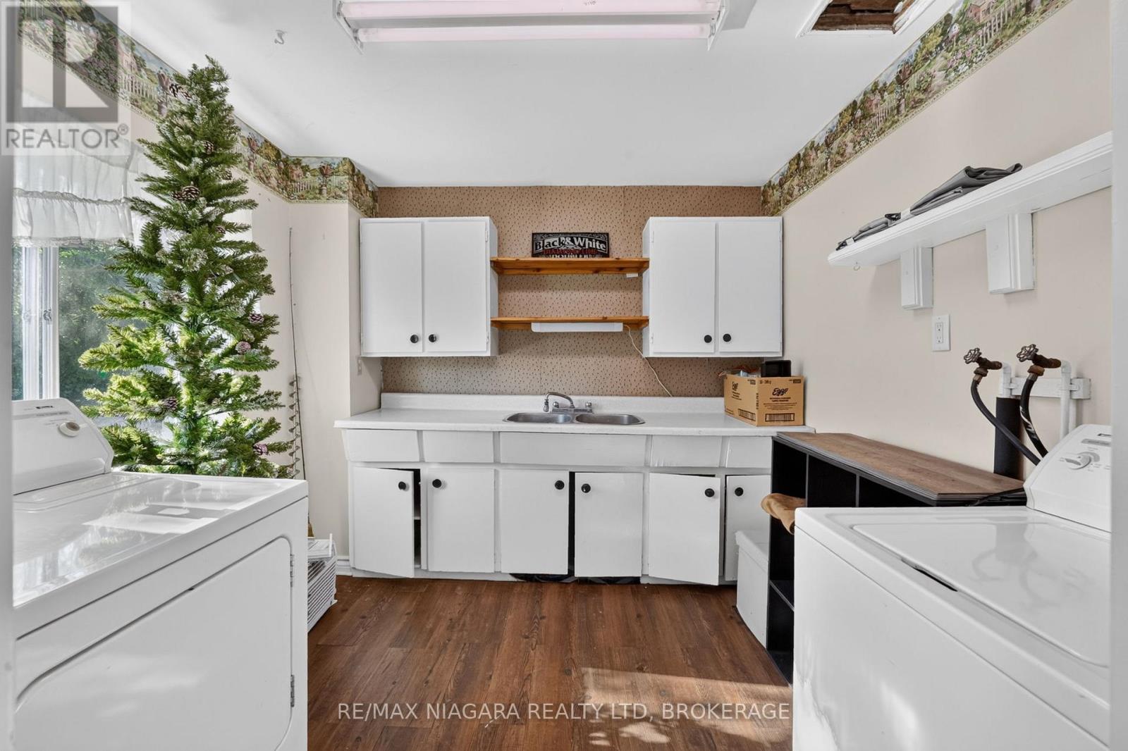 3776 BERTIE STREET - Image 19