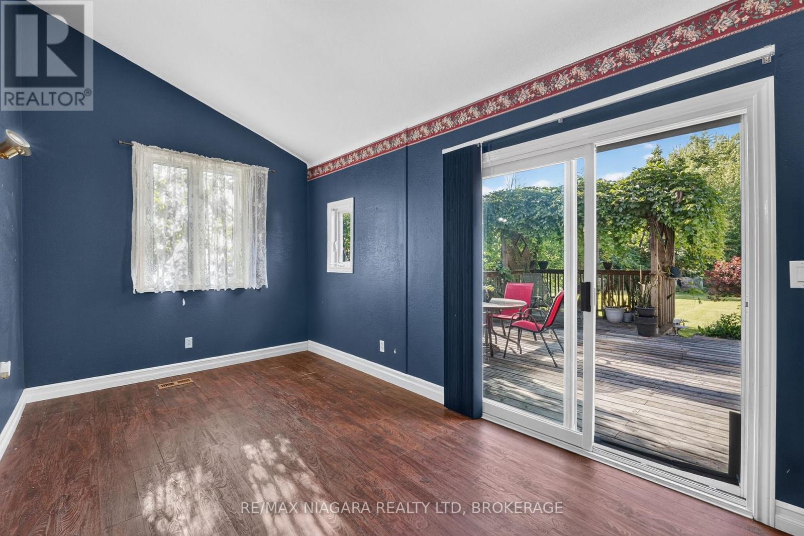 3776 BERTIE STREET - 21