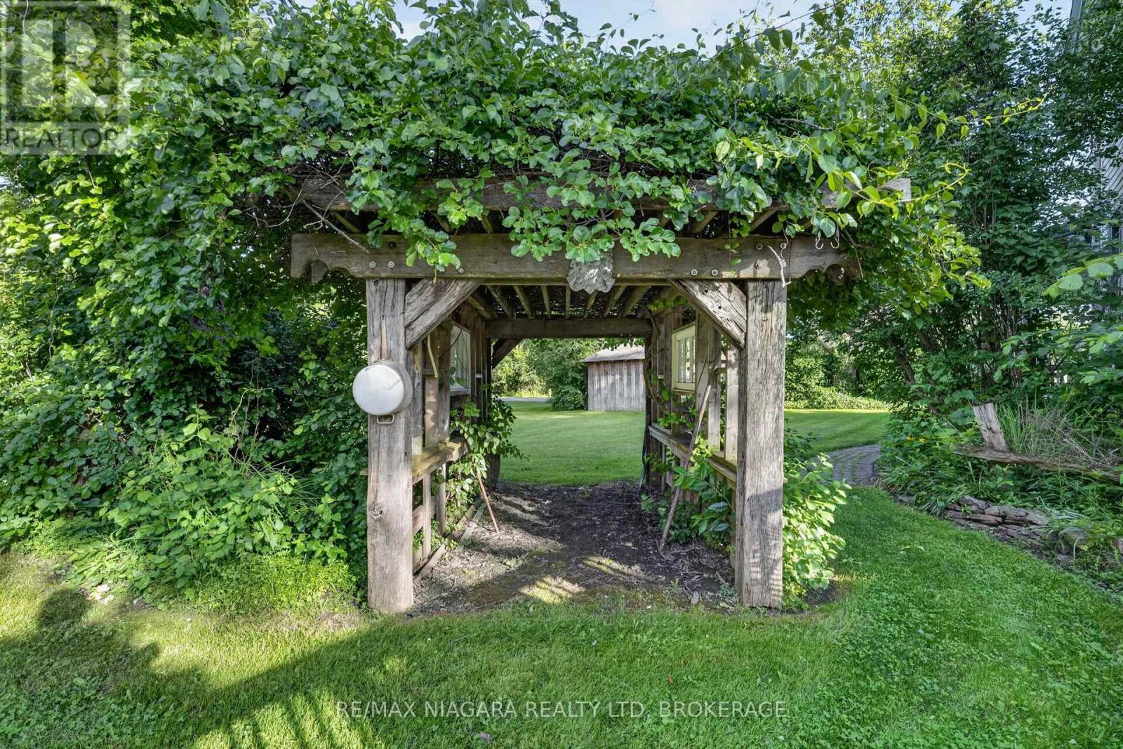 3776 BERTIE STREET - Image 41