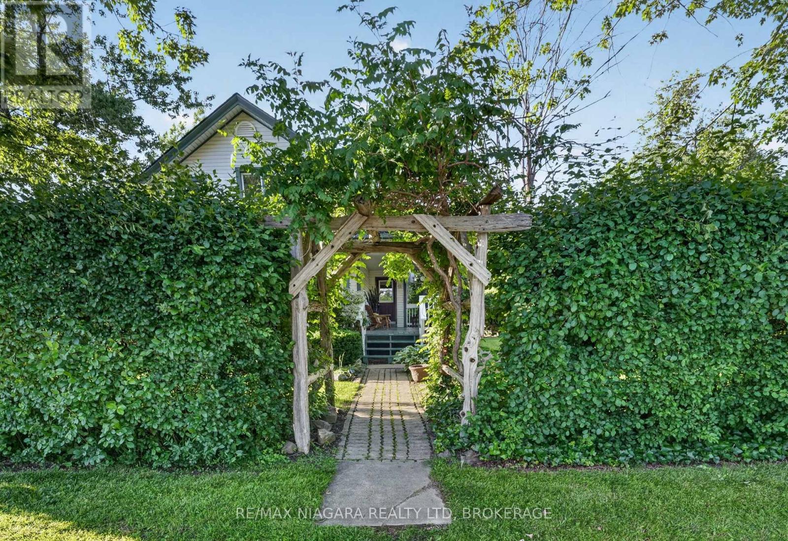 3776 BERTIE STREET - Image 44