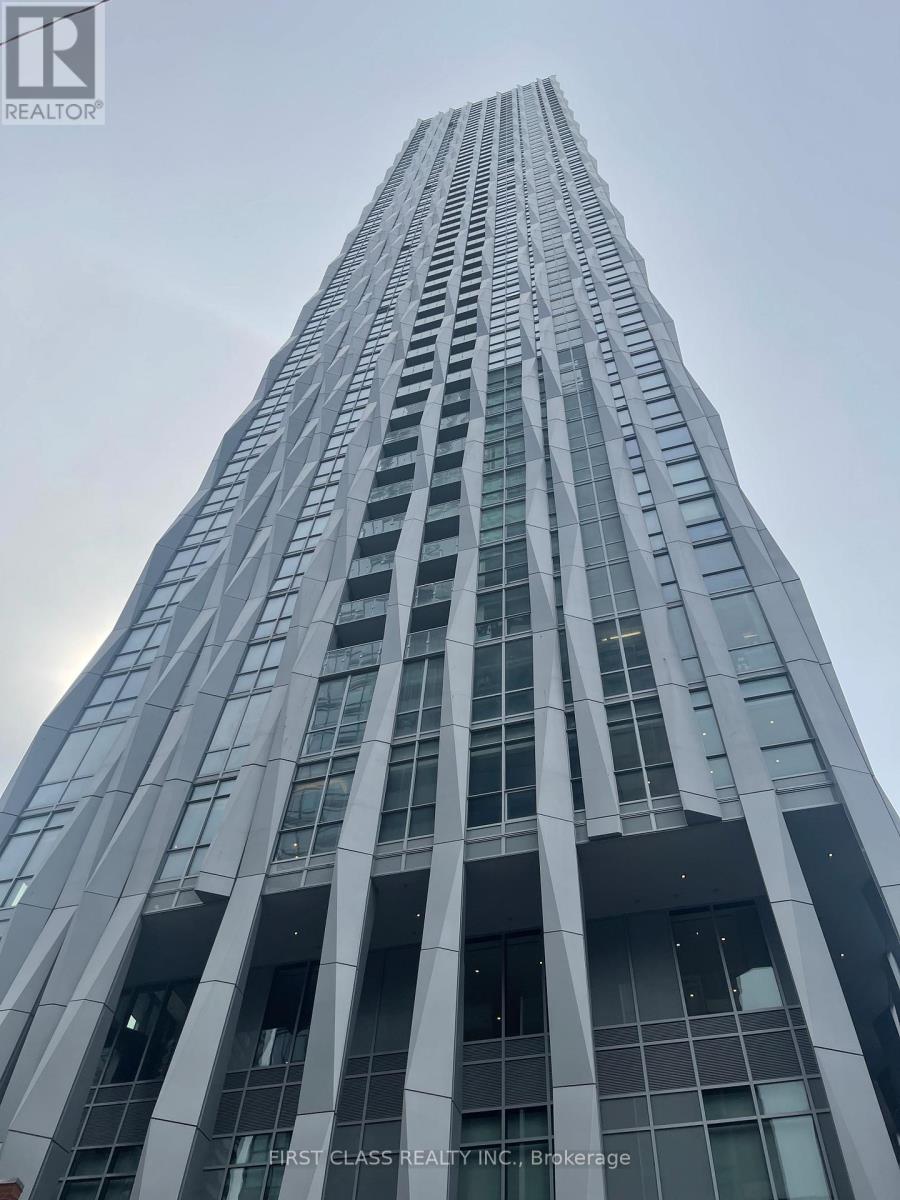 Photo of 1 Yorkville Avenue