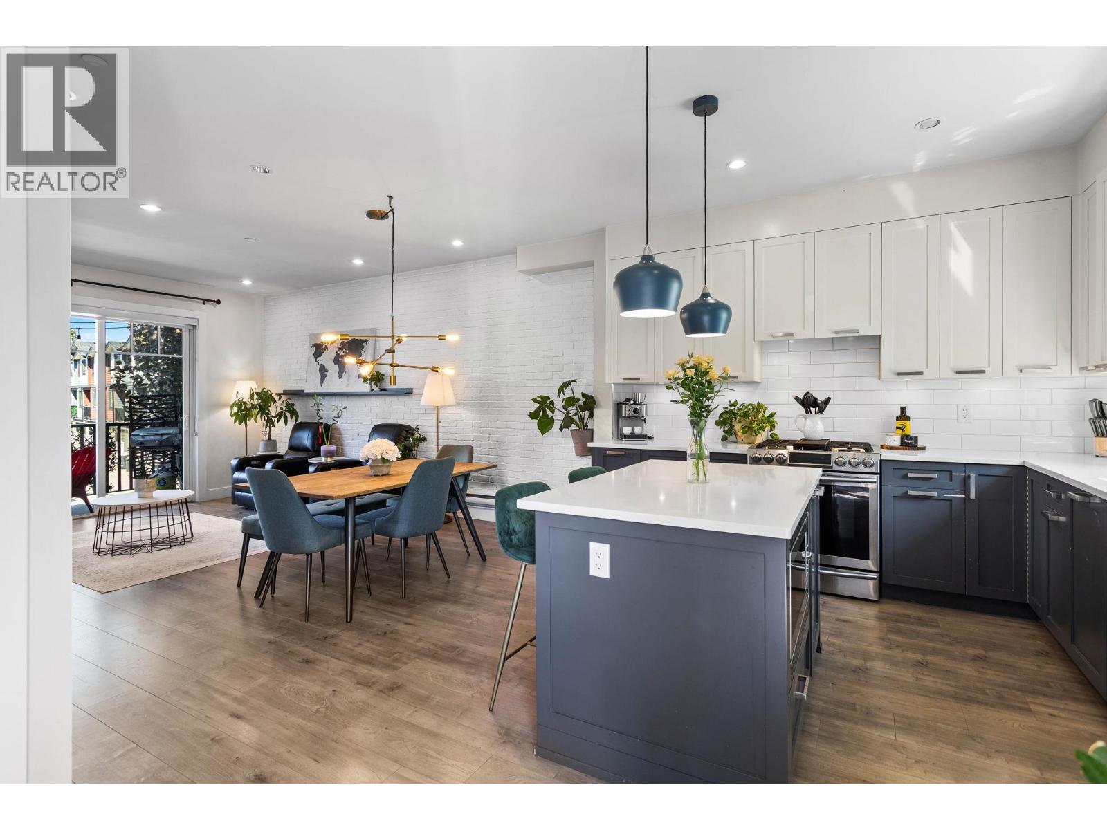 4 188 WOOD STREET, New Westminster