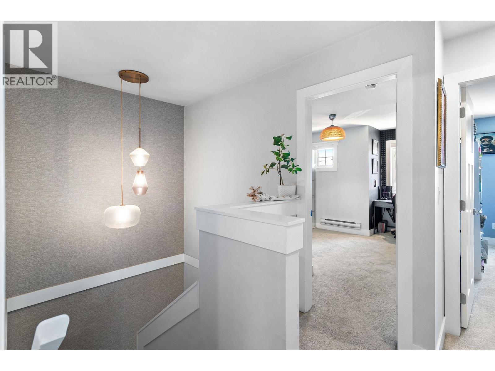 4 188 WOOD STREET, New Westminster