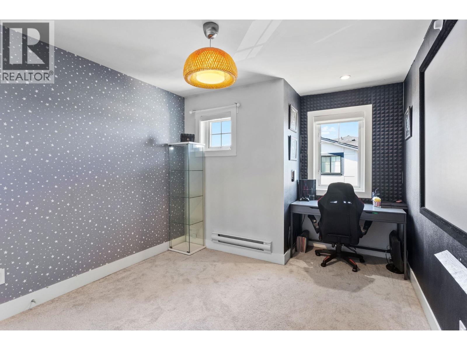 4 188 WOOD STREET, New Westminster
