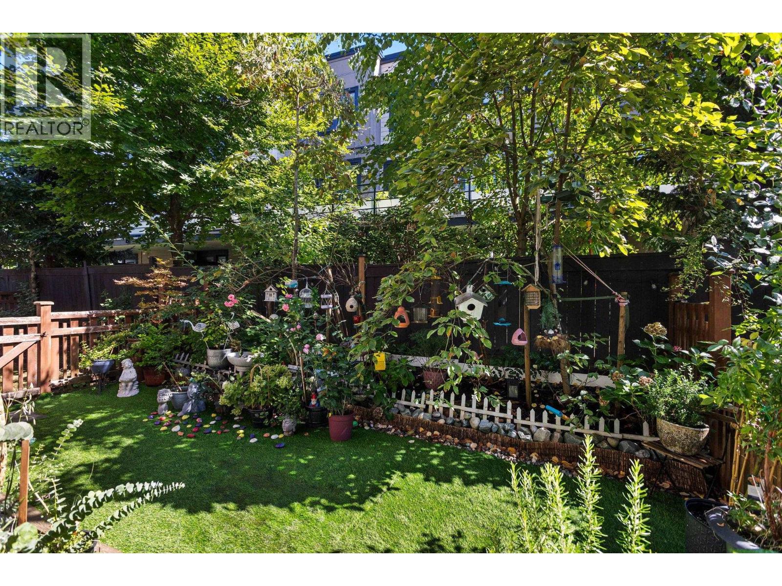 4 188 WOOD STREET, New Westminster