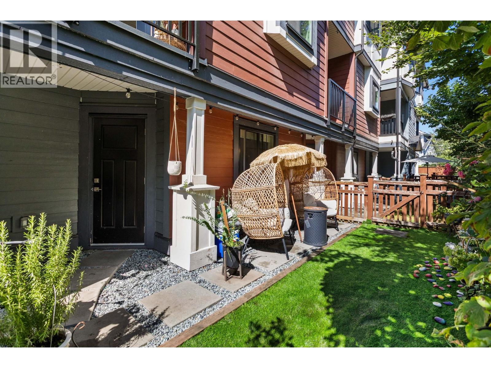 4 188 WOOD STREET, New Westminster